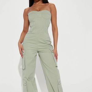 Brand new but zipper broke